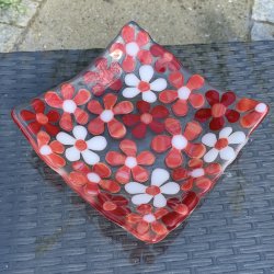 Blomster fad - Rde-hvide blomster (16x16cm)