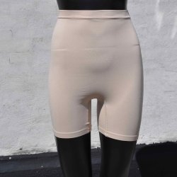 Freequent SEAM basic shorts med SILIKONE KANT - Skin colour