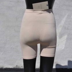 Freequent SEAM basic shorts med SILIKONE KANT - Skin colour