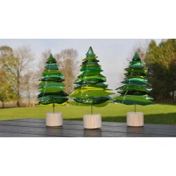 Grnne Juletrer p lys fod