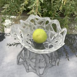 Glas skl med hulmnster i klart glas - findes kun dette eneeksemplar