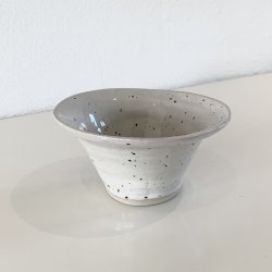 Keramik skl - rhvid med brune nister