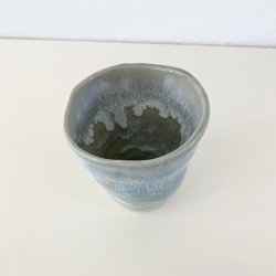 Keramik kop - grn glasur med bl toner