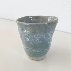 Keramik kop - grn glasur med bl toner