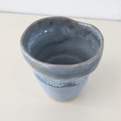 Keramik kop / urtepotteskjuler - Lysebl