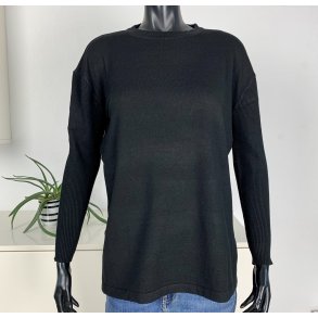 Ofelia Lotta Pullover - Black