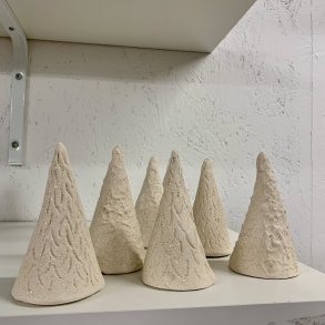 Keramik juletr�er - Cremehvide med lidt glimmer effekt