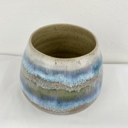 Unik h�nddrejet keramikvase i stent�jsler