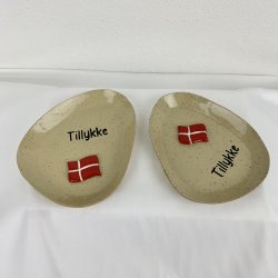Fad med Dannebrogsflag og TILLYKKE