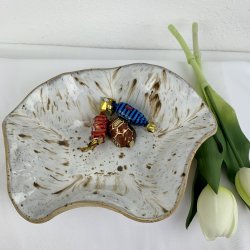 Keramikfad i asymmetrisk form - lys creme