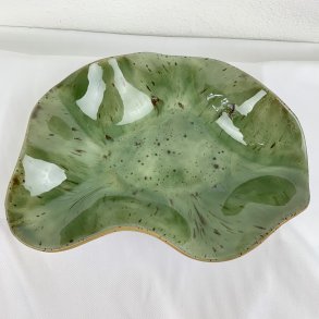 Keramikfad i asymmetrisk form - gr�n glasur