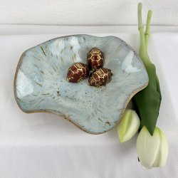 Keramikfad i asymmetrisk form - Lysebl� glasur