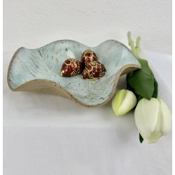 Keramikfad i asymmetrisk form - Lysebl� glasur