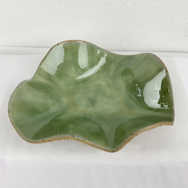 Keramikfad i asymmetrisk form - gr�n glasur