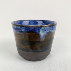 Kop / krus i sort ler - Brun/Bl�